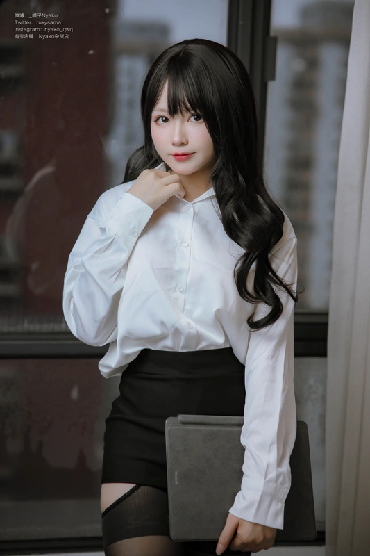 隣のやばいお姉さん OL - Nyako喵子